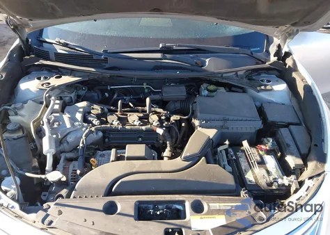 2015 Nissan Altima 2.5 из США, поврежденный, VIN 1N4AL3AP0FC184975